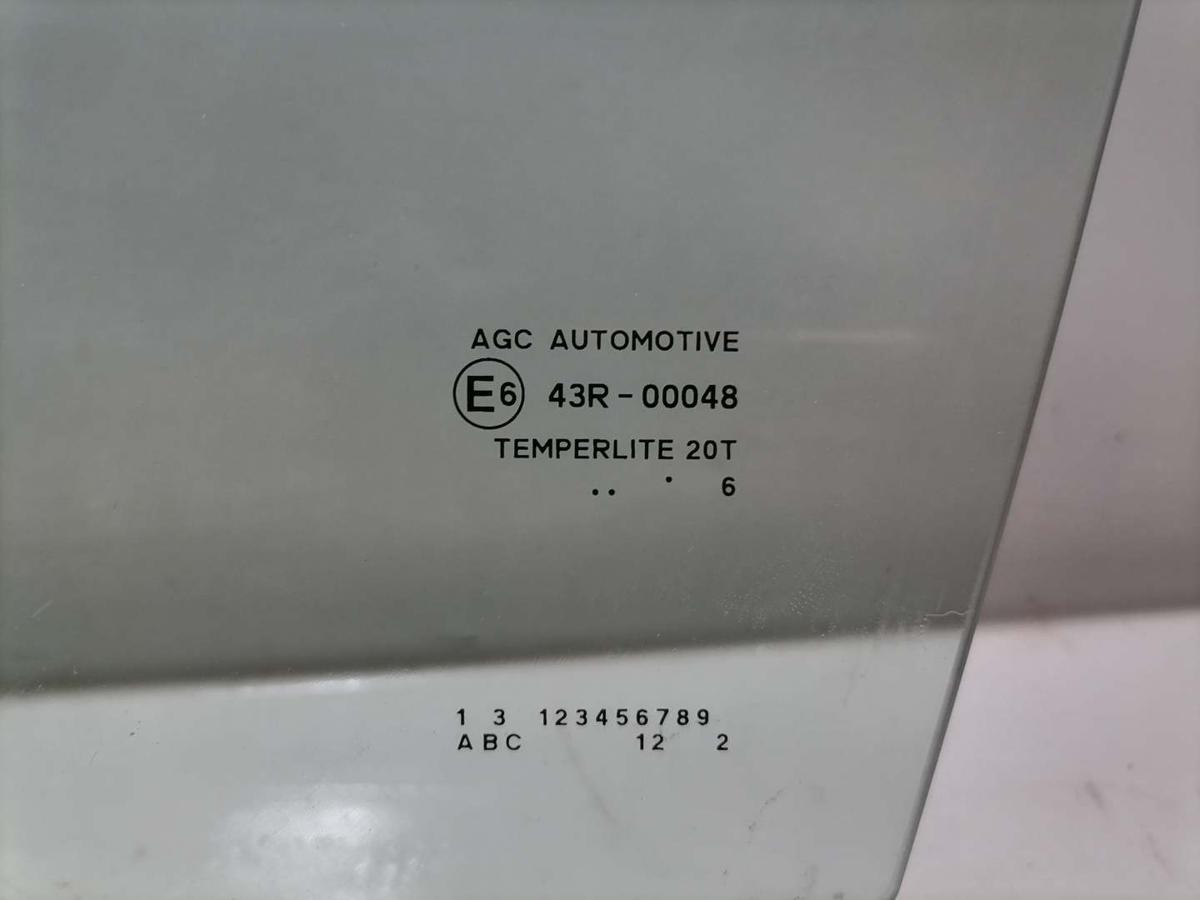 Peugeot 108 original T&uuml;rscheibe vorn links 5-T&uuml;rer Bj.2016